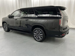 
										2021 Cadillac Escalade ESV Sport full									