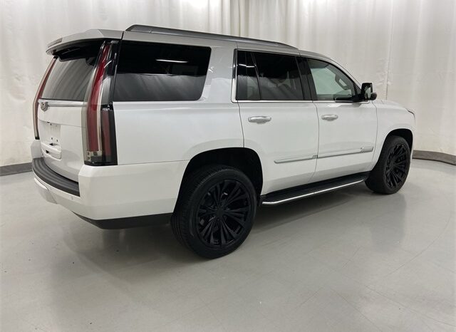 
								2016 Cadillac Escalade Luxury full									