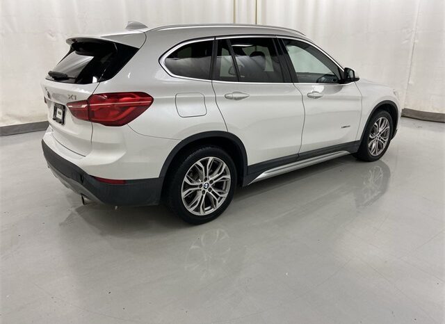 
								2016 BMW X1 full									