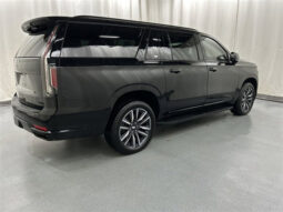 
										2021 Cadillac Escalade ESV Sport full									